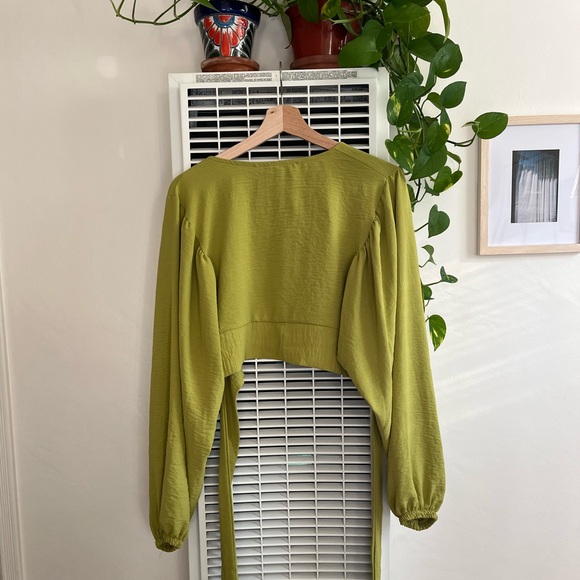 Green Wrap Crop Top with Fun Billowy Sleeves - Picture 2 of 3